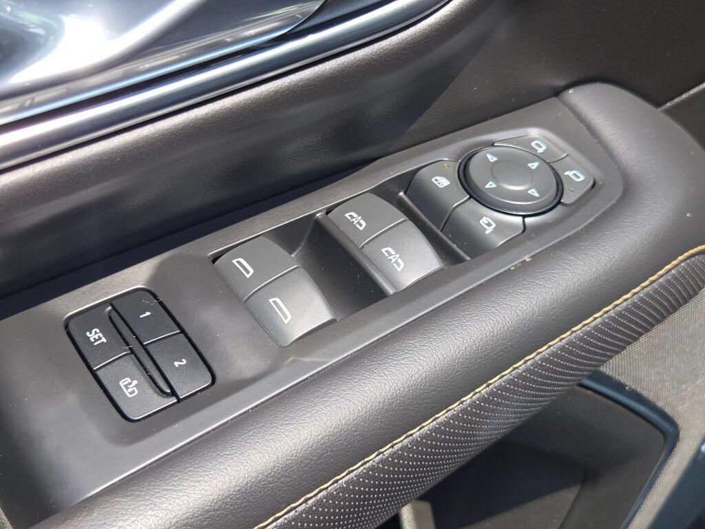Certified 2023 GMC Yukon AT4 w/ AT4 Premium Package AWD/4WD image 27