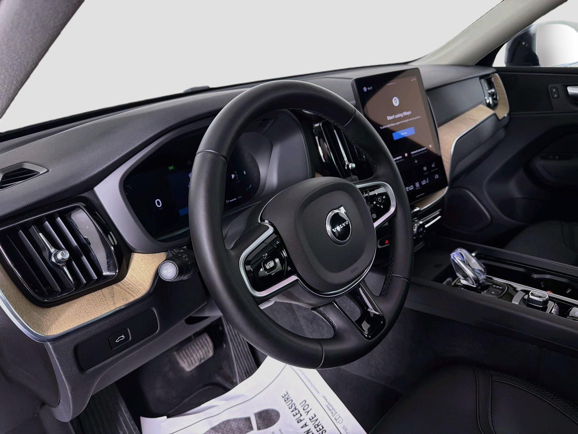 Certified 2026 Volvo XC60 B5 Plus AWD/4WD image 10