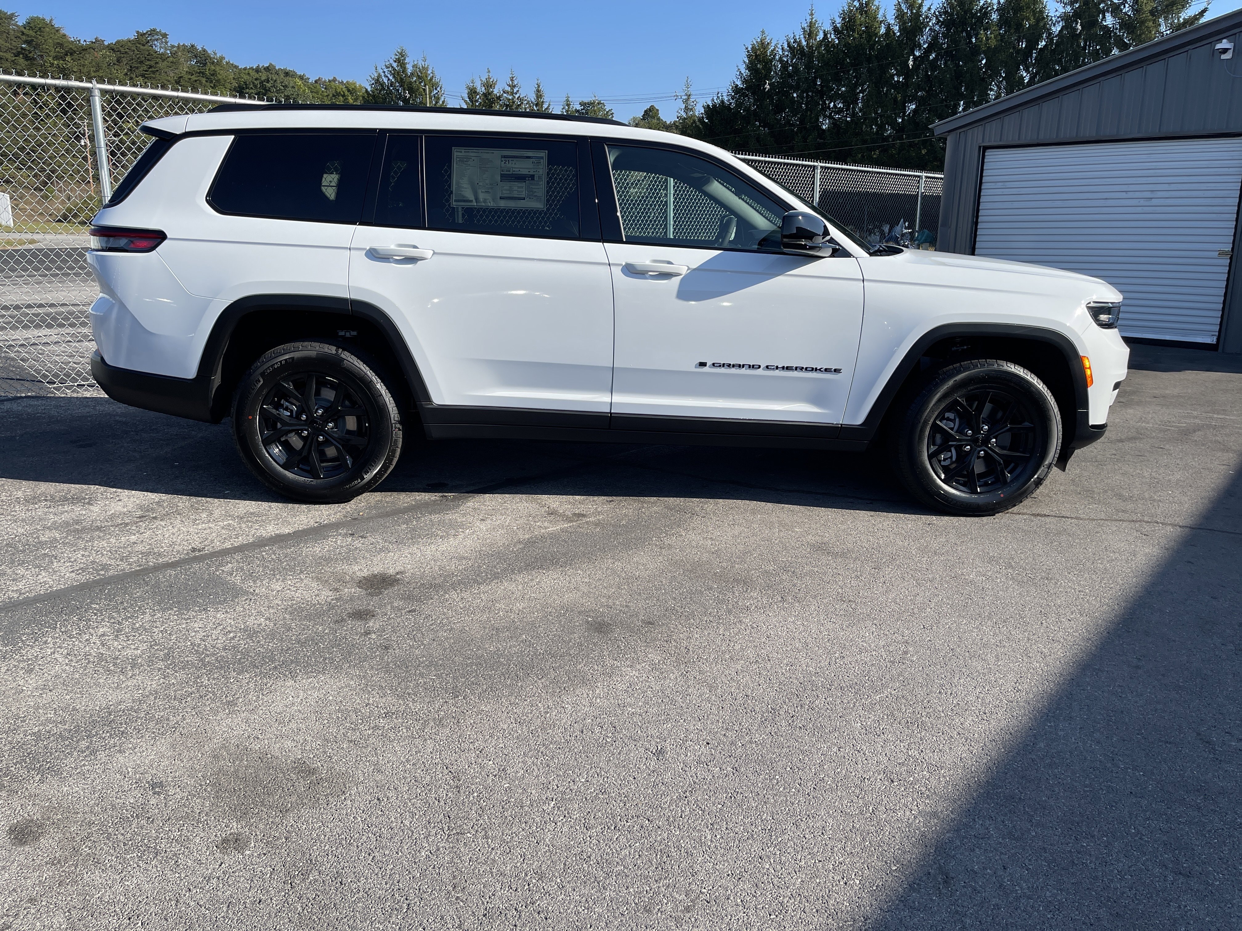 New 2025 Jeep Grand Cherokee L Altitude image 5