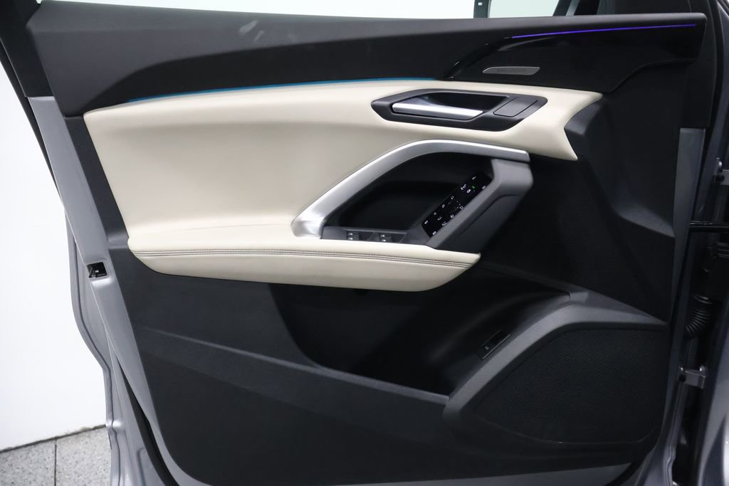 Used 2025 Audi Q5 2.0T Premium Plus w/ Premium Plus image 12