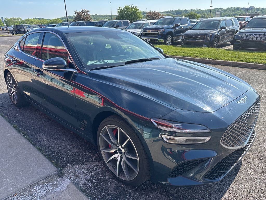 Used 2025 Genesis G70 2.5T RWD image 3