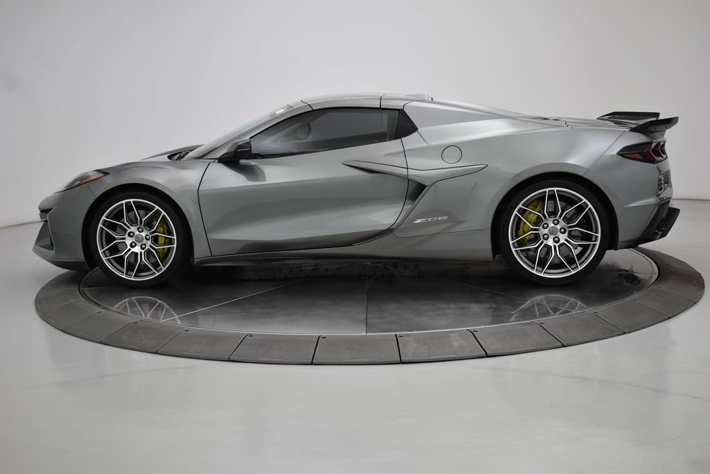 Used 2024 Chevrolet Corvette Z06 RWD image 28