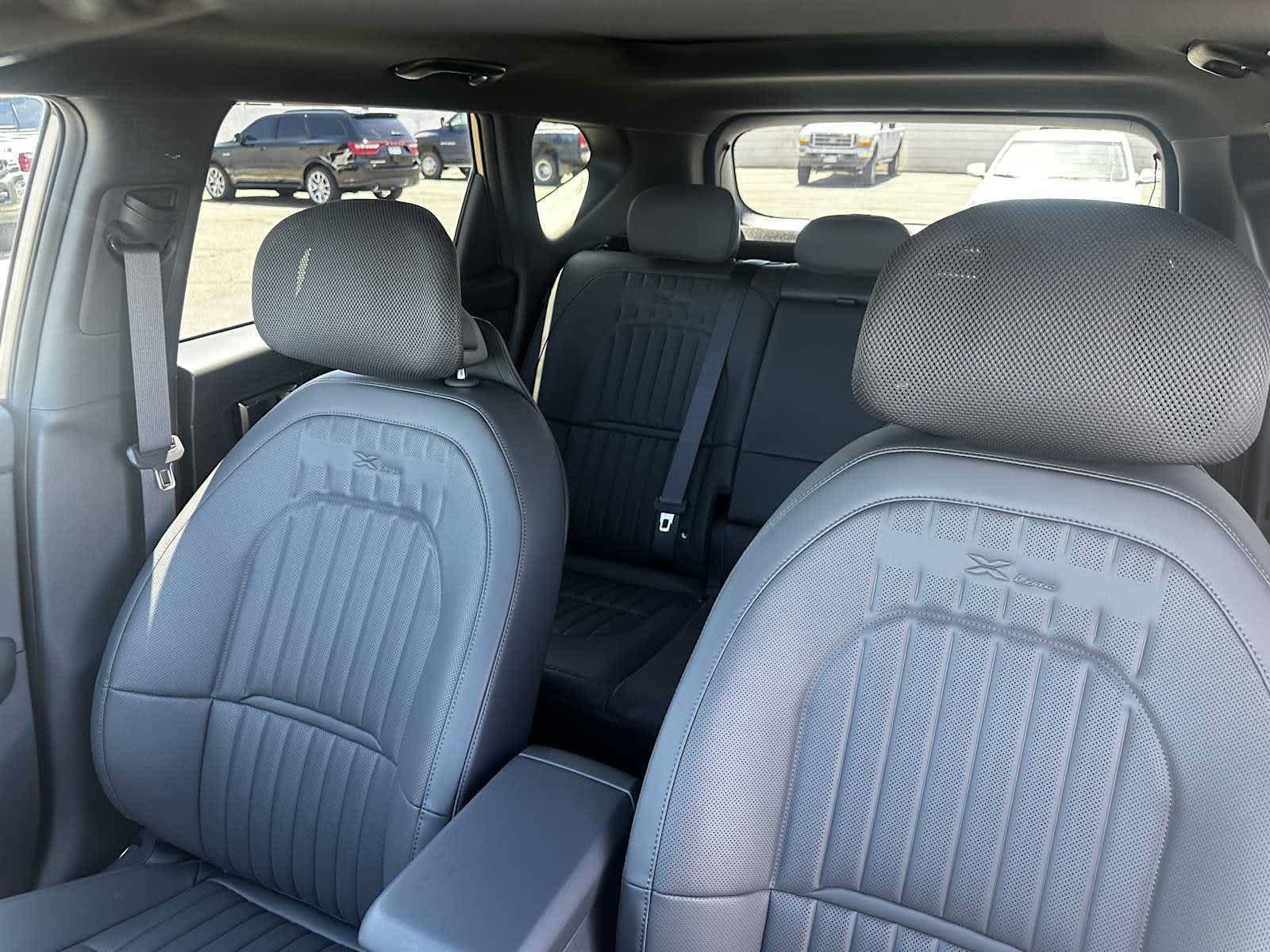 New 2027 Kia Seltos X-Line S w/ X-Line S Premium Package AWD/4WD image 16