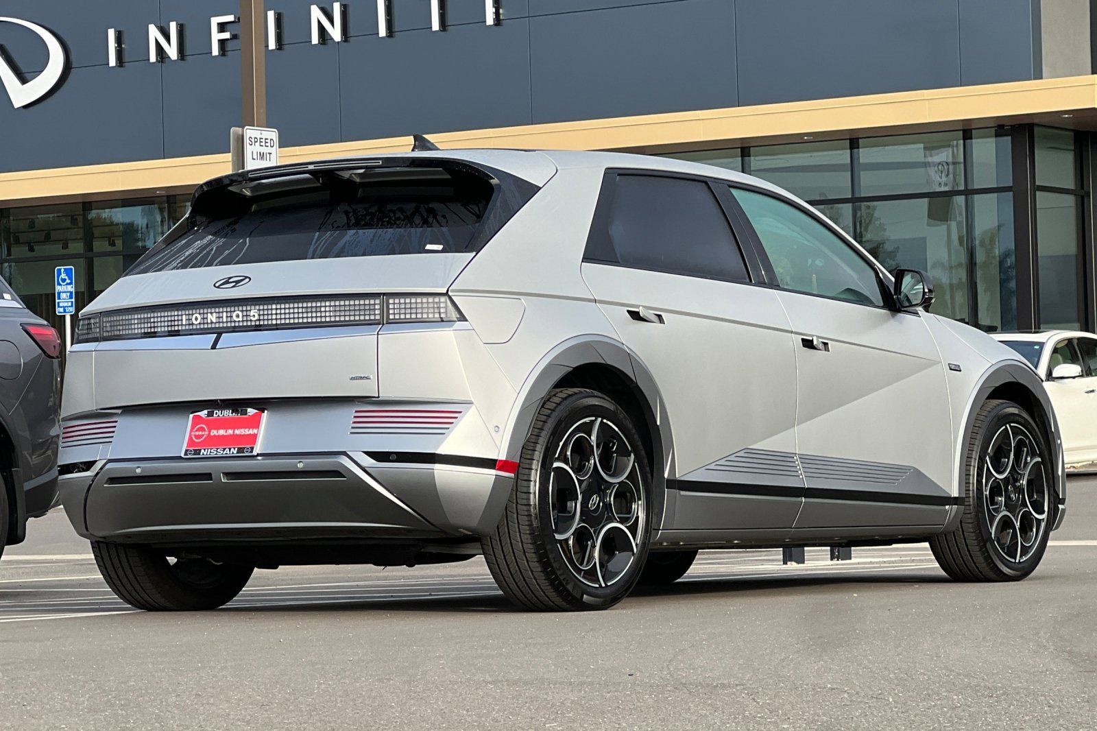 Used 2024 Hyundai Ioniq 5 Limited image 4