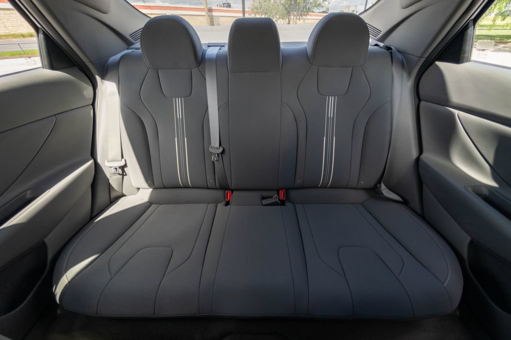 Used 2023 Hyundai Elantra SEL w/ Cargo Package FWD image 16