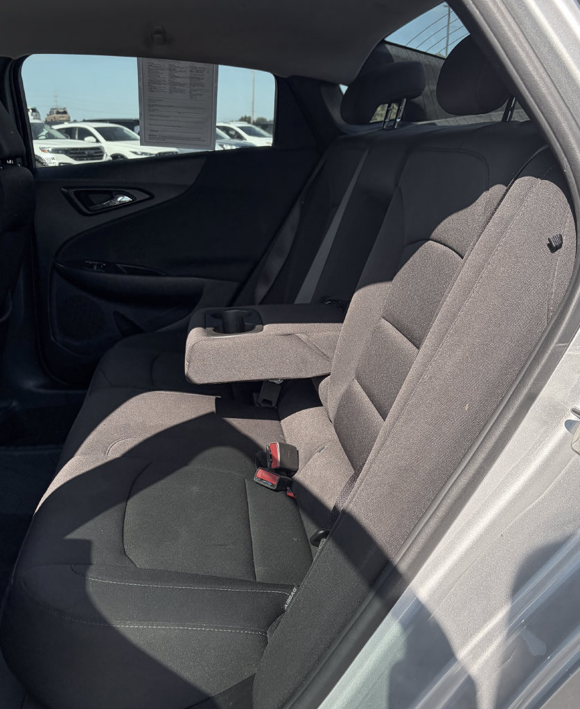 Used 2020 Chevrolet Malibu LT FWD image 17