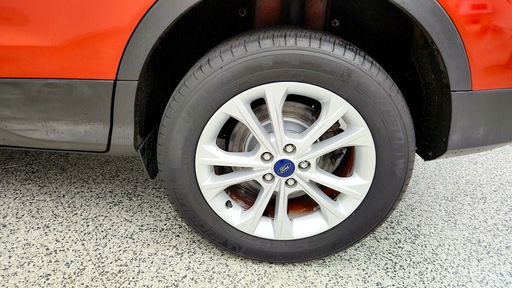 Used 2019 Ford Escape SEL FWD image 9