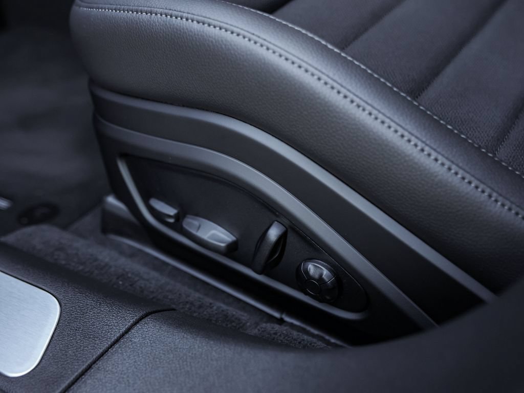 New 2026 Porsche Panamera RWD image 16