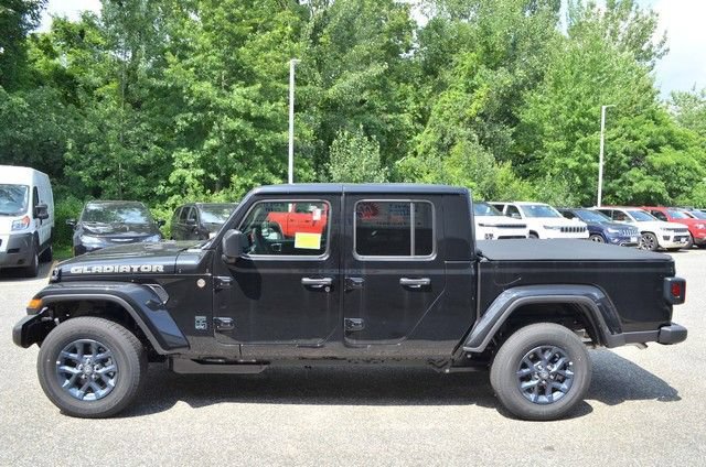 New 2026 Jeep Gladiator Sport AWD/4WD image 5