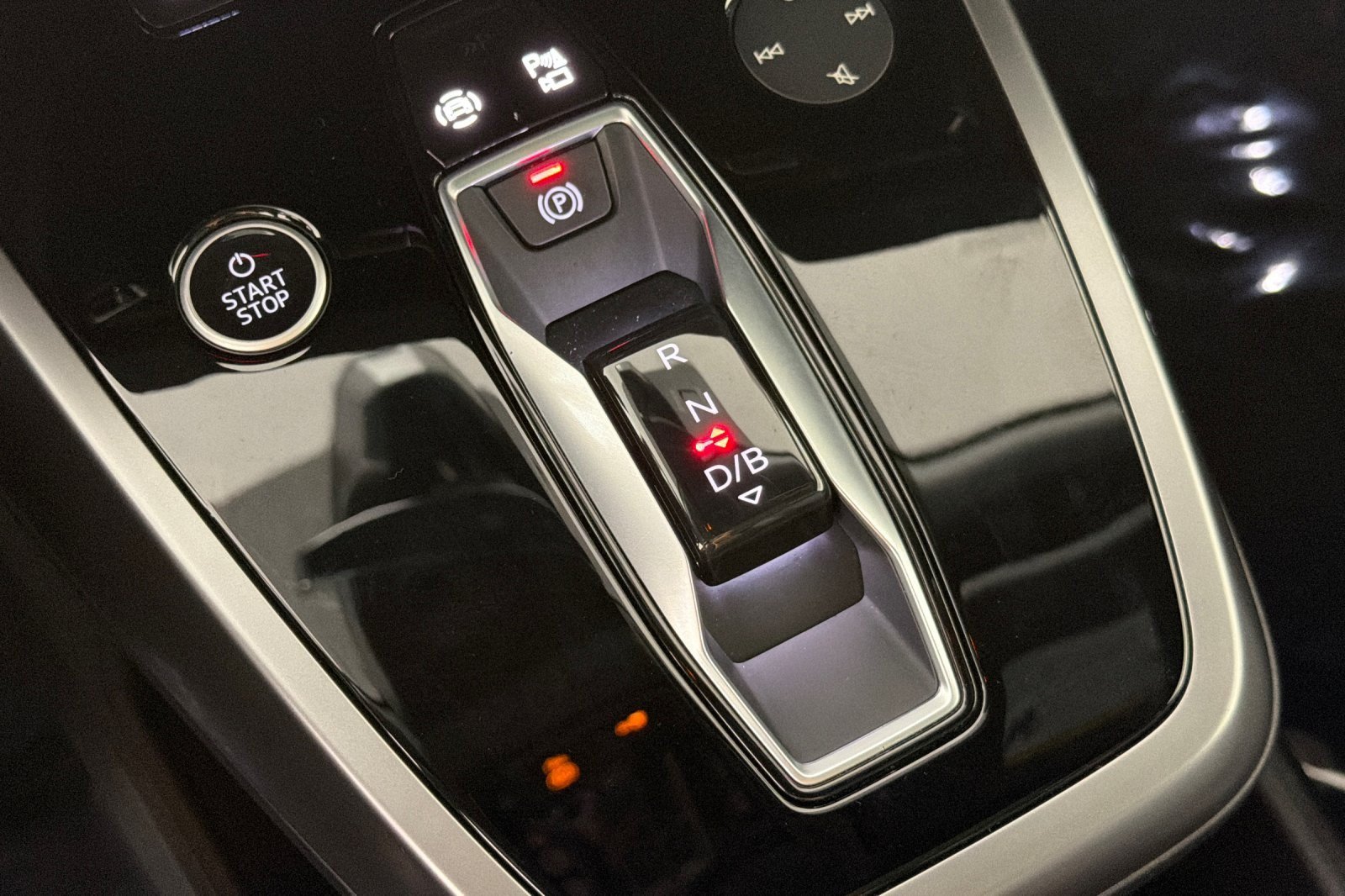 Certified 2023 Audi Q4 e-tron Premium w/ Premium Plus RWD image 21