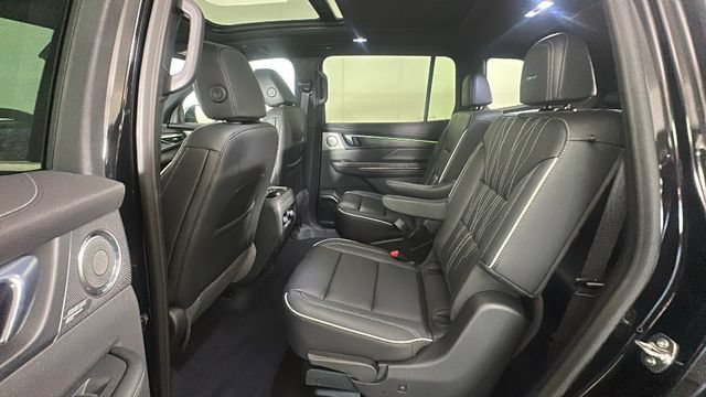 Used 2025 Buick Enclave Avenir w/ Trailering Package, 5000 lbs. FWD image 28