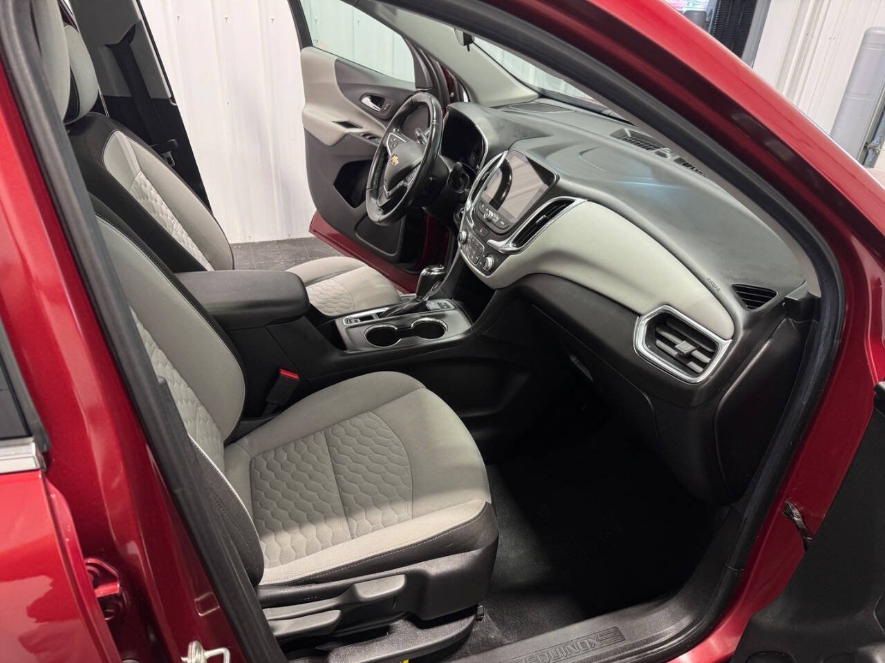 Used 2019 Chevrolet Equinox LT w/ LT True North Edition AWD/4WD image 19