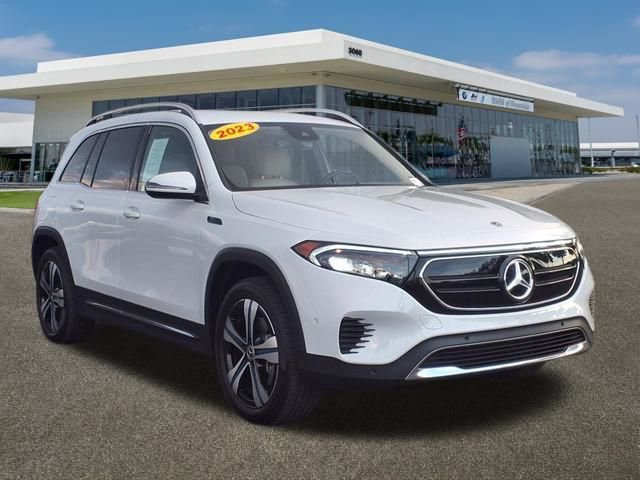 Used 2023 Mercedes-Benz EQB 300 4MATIC image 36