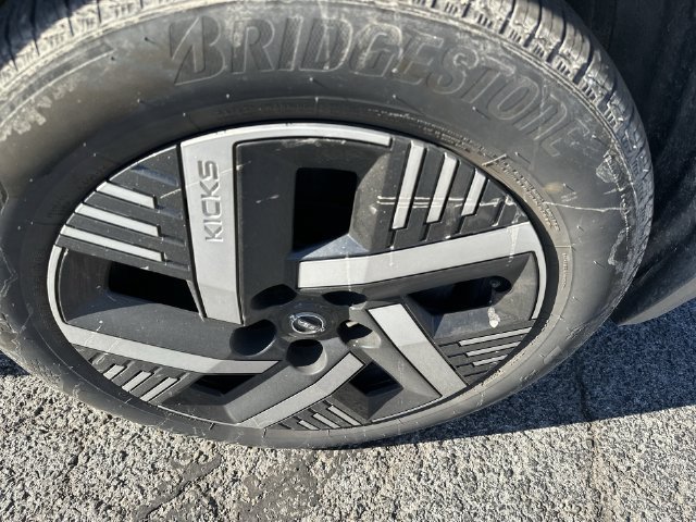 Used 2025 Nissan Kicks SV FWD image 20