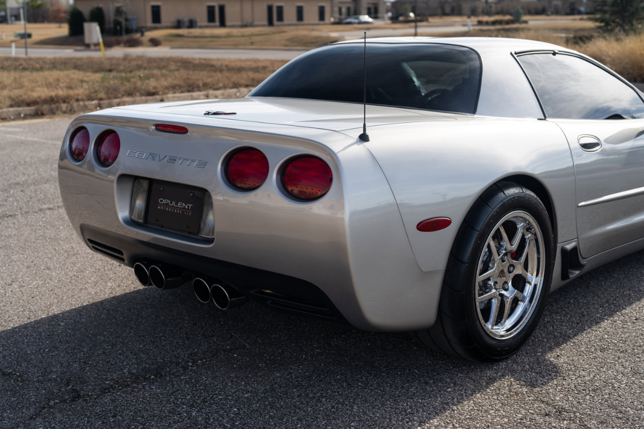 Used 2004 Chevrolet Corvette Z06 w/ Memory Package image 17