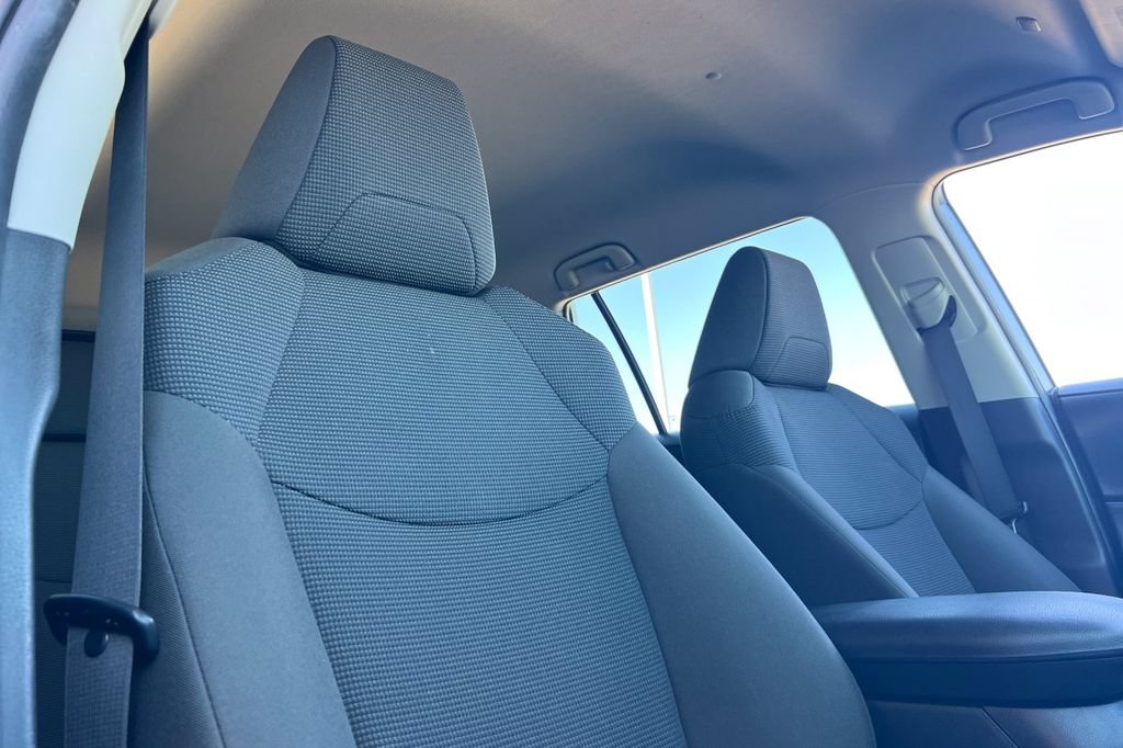 Certified 2024 Toyota RAV4 LE AWD/4WD image 19