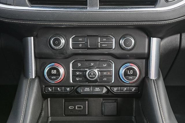 Used 2024 GMC Yukon SLT w/ SLT Luxury Package image 15