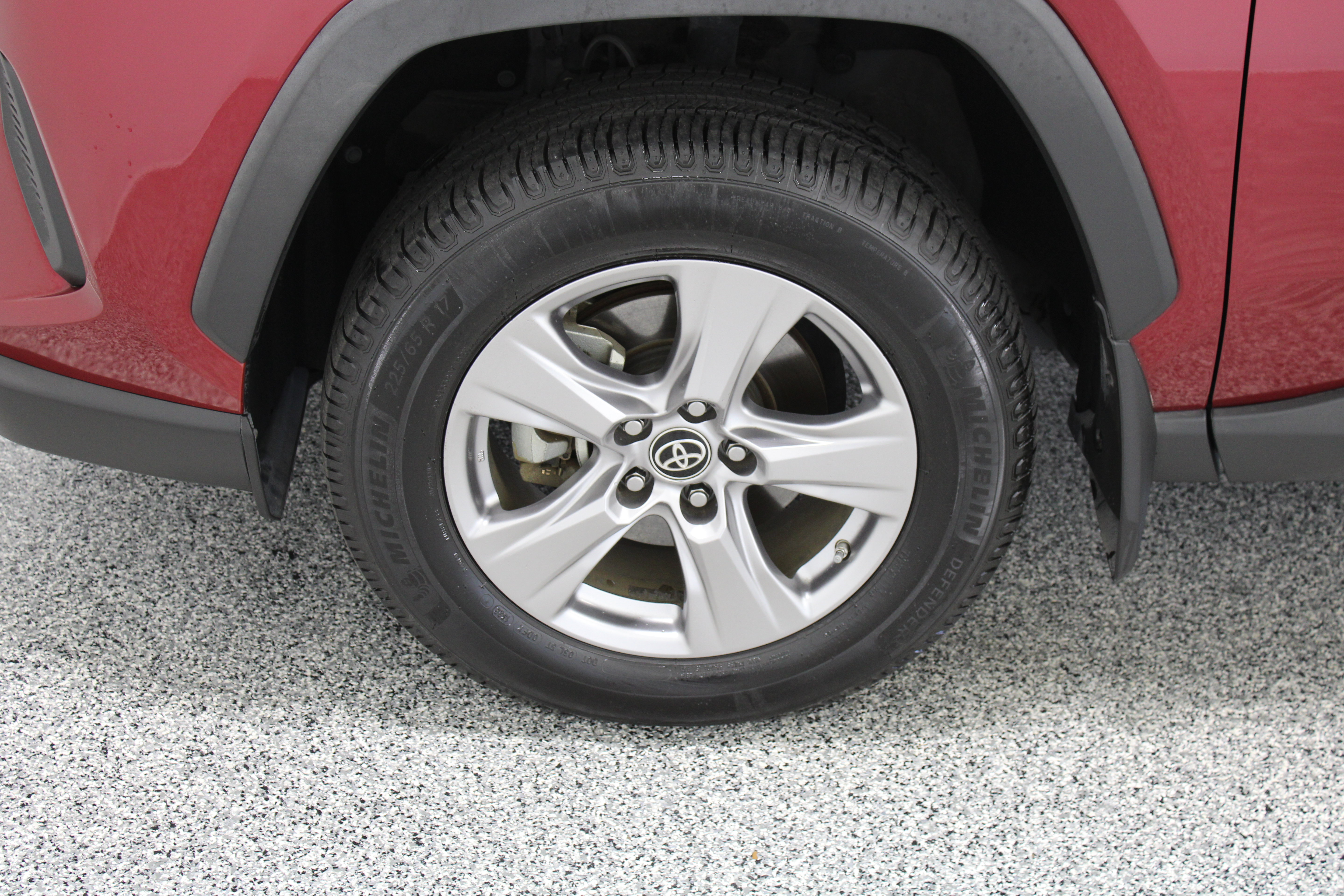 Used 2022 Toyota RAV4 LE AWD/4WD image 11