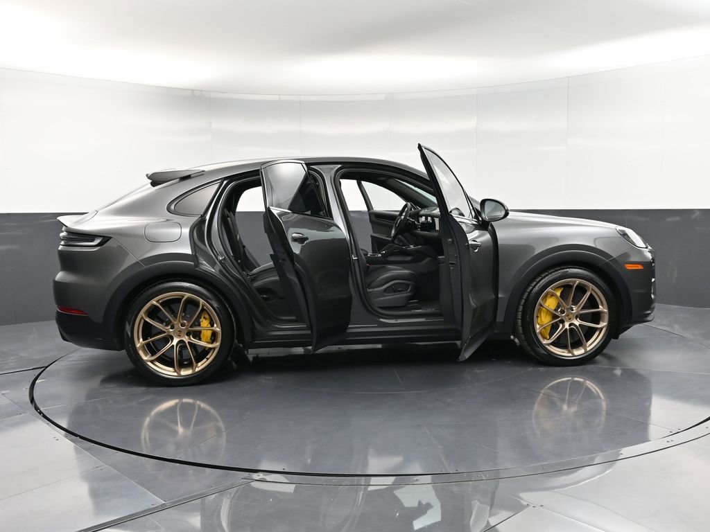 Certified 2024 Porsche Cayenne Turbo GT AWD/4WD image 38