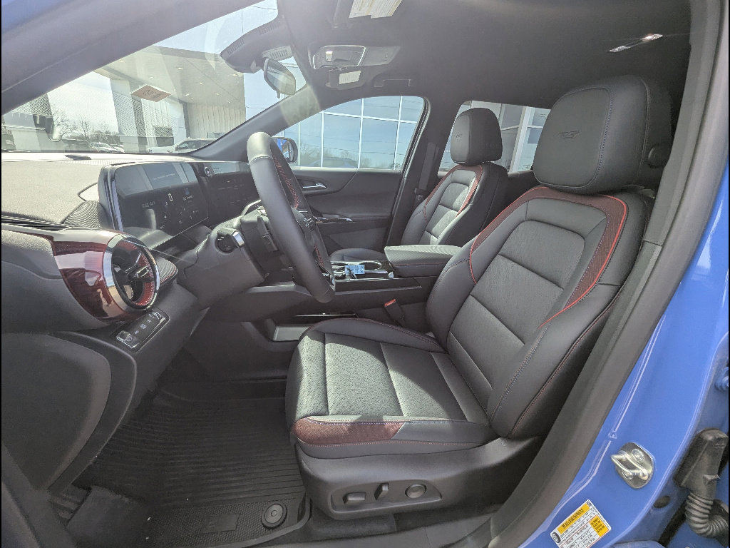 New 2026 Chevrolet Equinox RS w/ LPO, Floor Liner Package image 12