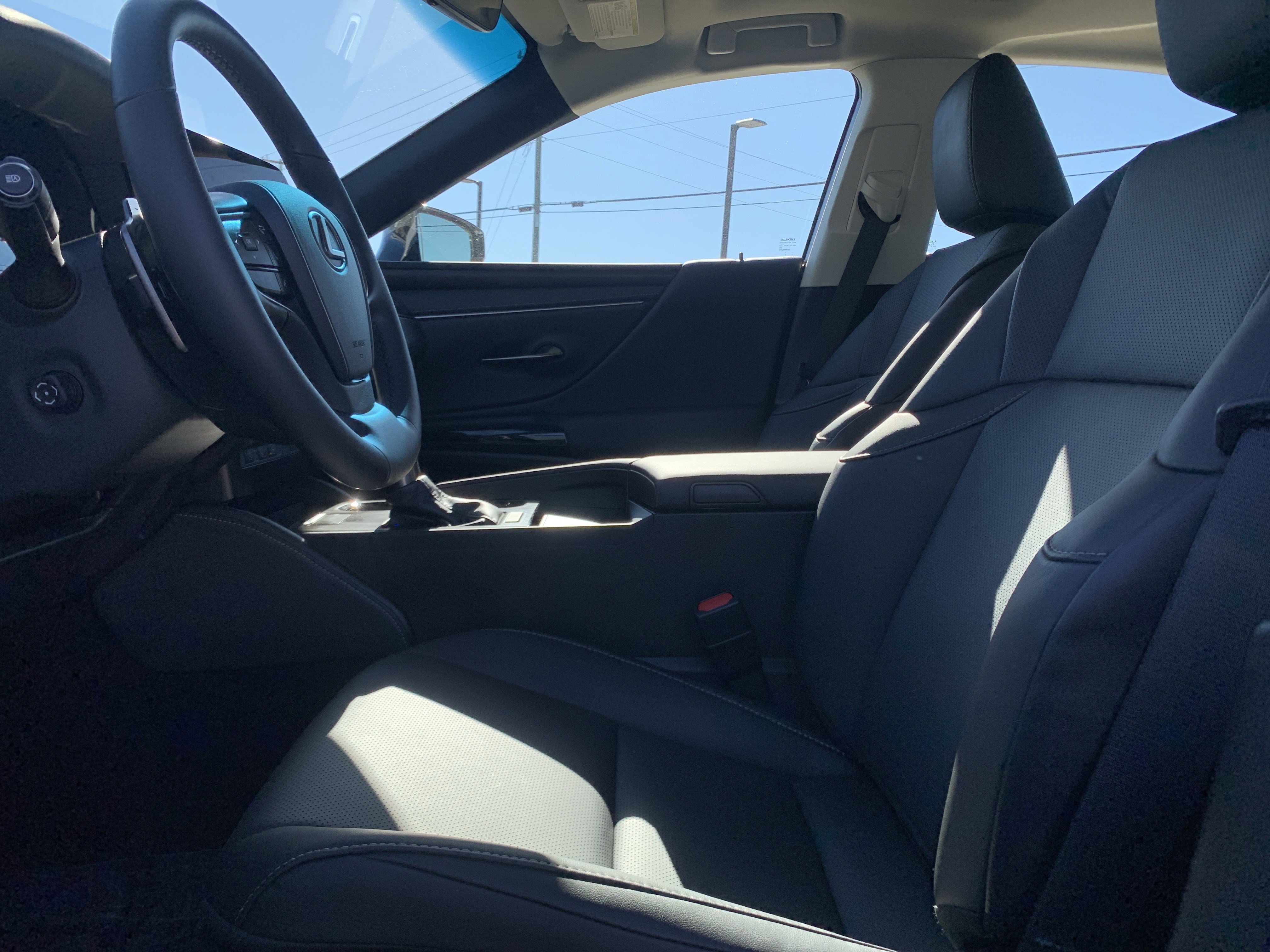 Certified 2025 Lexus ES 350 w/ Premium Package image 16