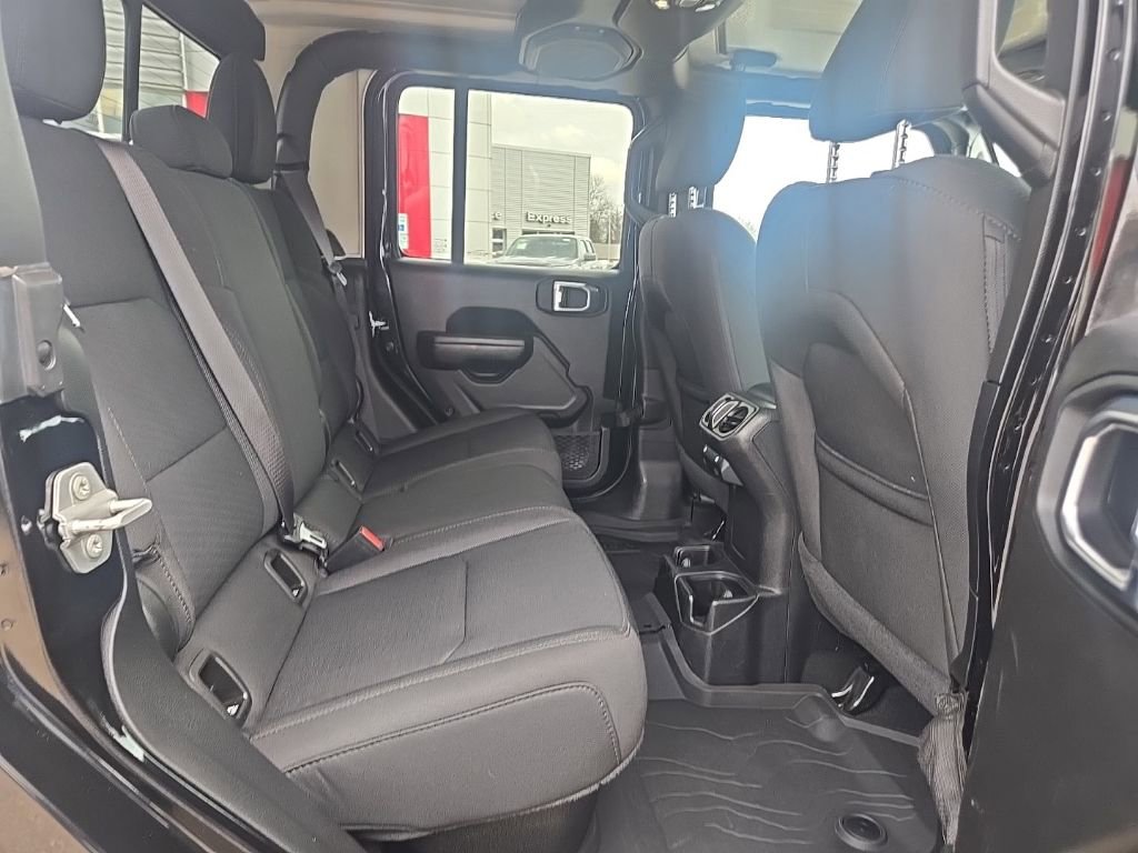 Used 2021 Jeep Gladiator Willys image 31