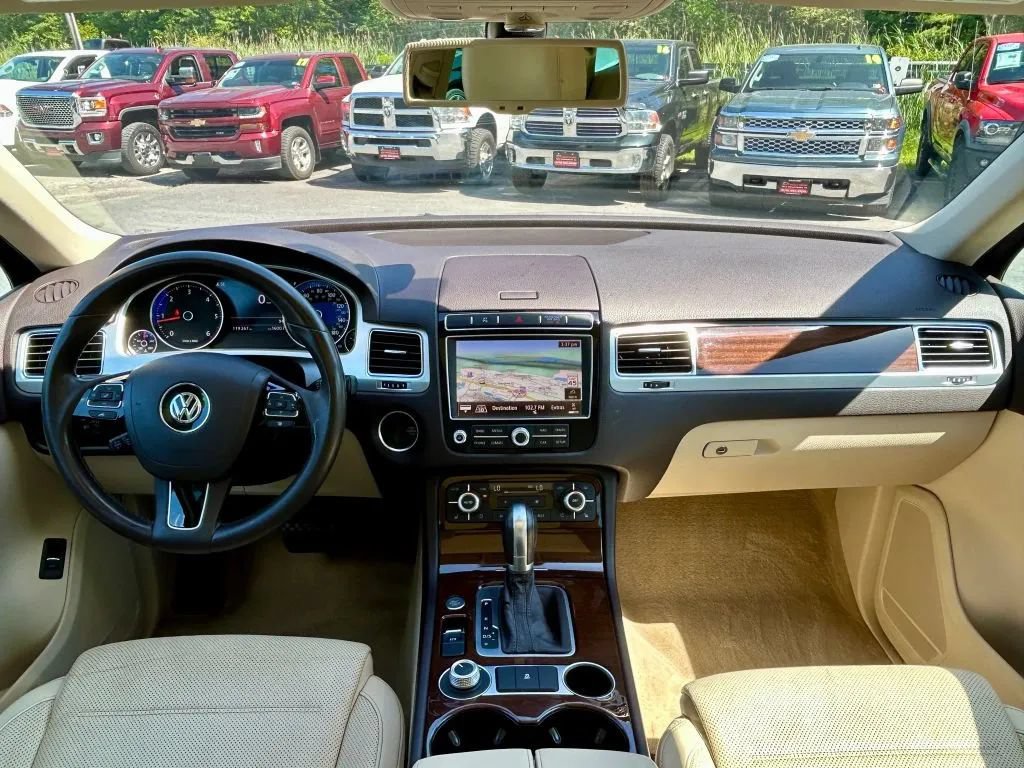 Used 2016 Volkswagen Touareg TDI AWD/4WD image 19