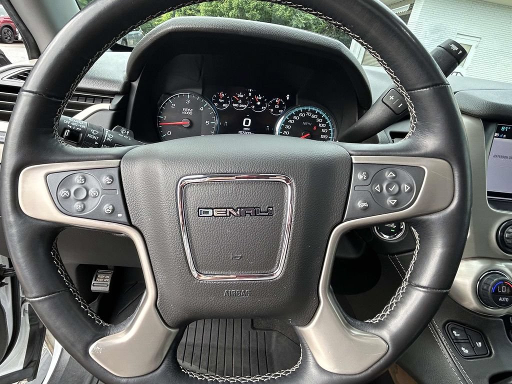 Used 2020 GMC Yukon Denali w/ Denali Premium Package RWD image 24
