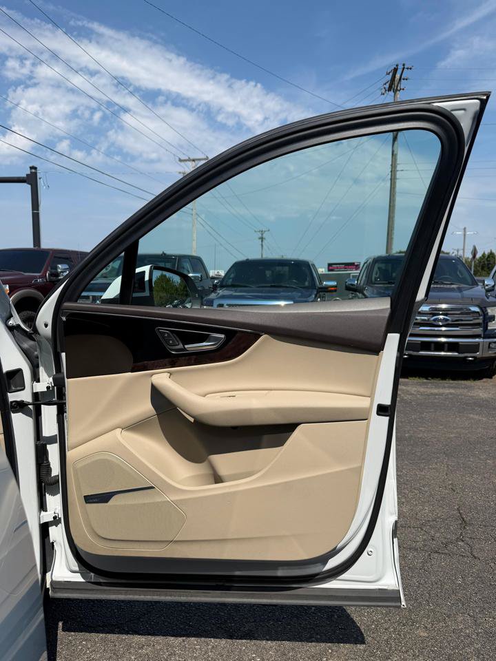 Used 2019 Audi Q7 3.0T Prestige w/ Prestige Package AWD/4WD image 16