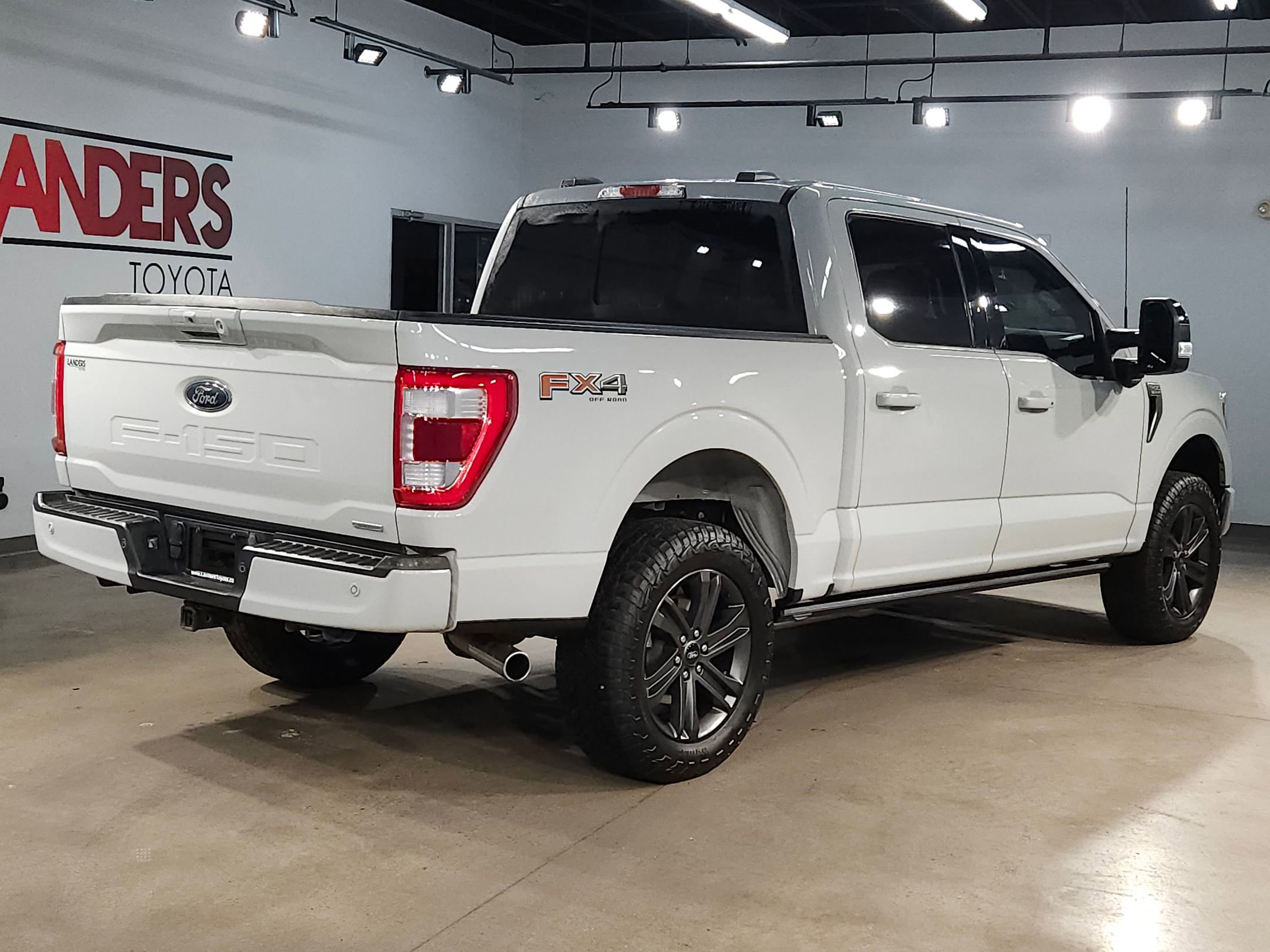 Used 2023 Ford F150 Lariat w/ Equipment Group 502A High image 7