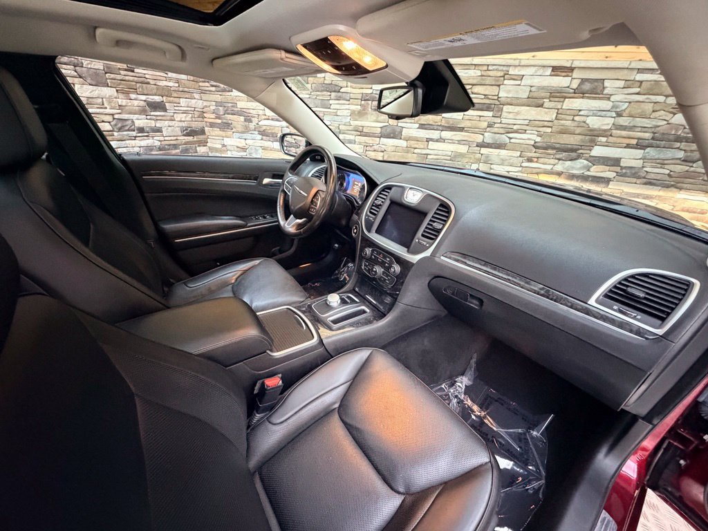 Used 2021 Chrysler 300 Touring L AWD/4WD image 37