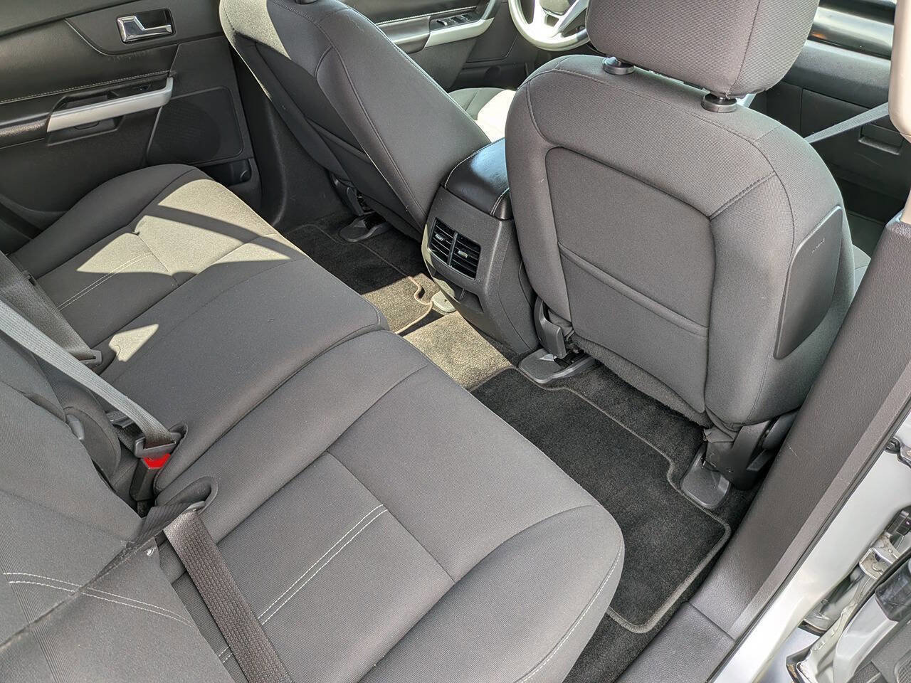 Used 2013 Ford Edge SE FWD image 21