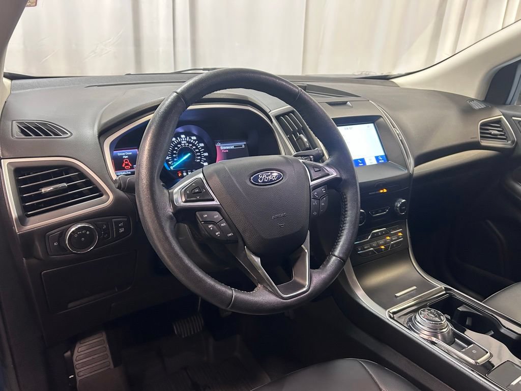 Used 2020 Ford Edge SEL w/ Convenience Package AWD/4WD image 2