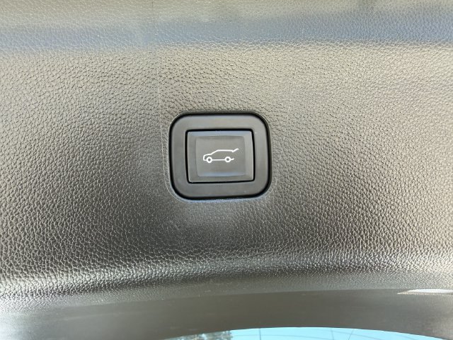 Used 2023 Buick Enclave Essence w/ Experience Buick Package FWD image 27