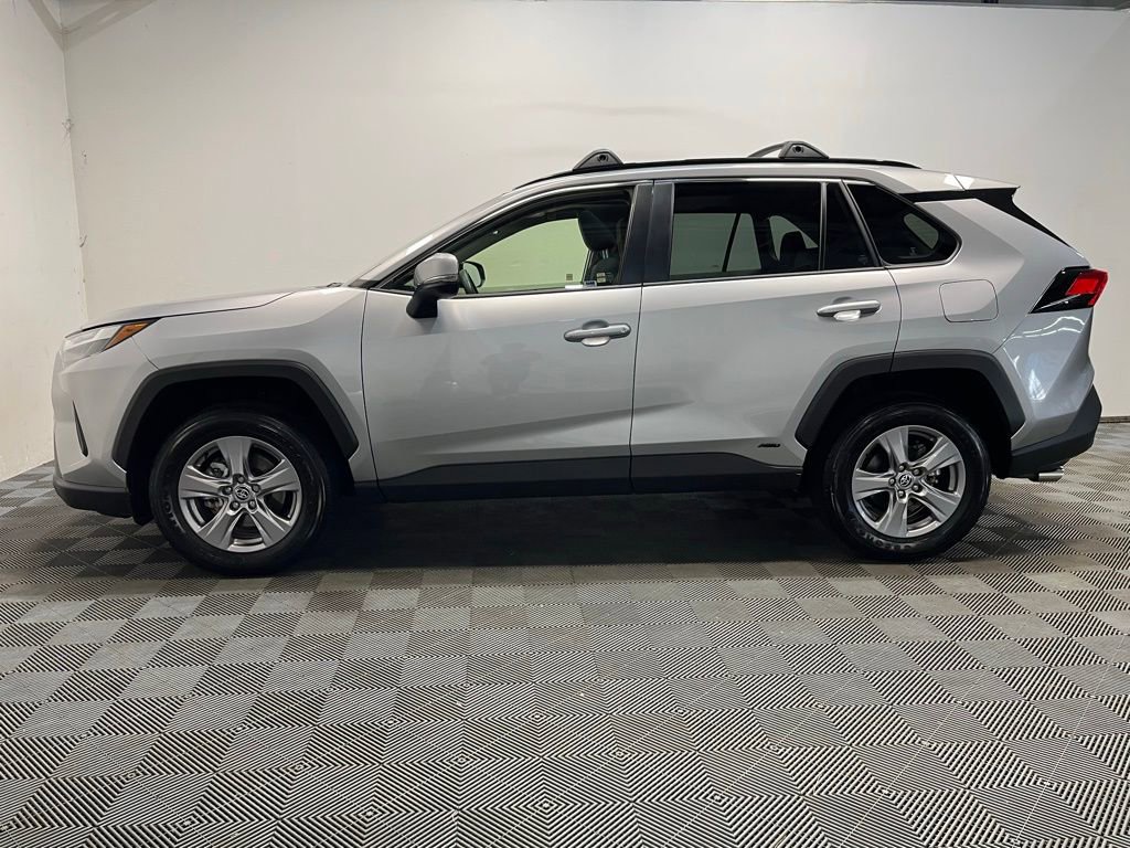 Used 2025 Toyota RAV4 XLE w/ Convenience Package AWD/4WD image 23