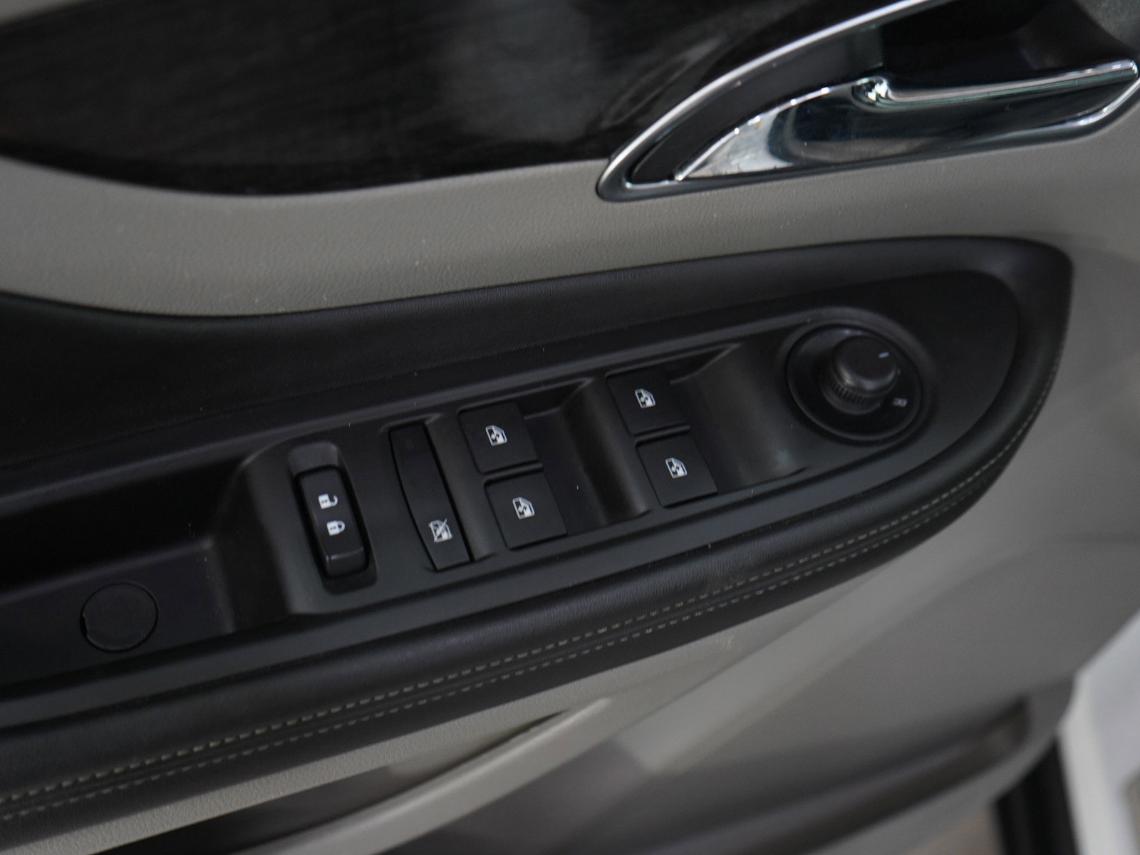 Used 2016 Buick Encore Leather w/ Experience Buick Package FWD image 19
