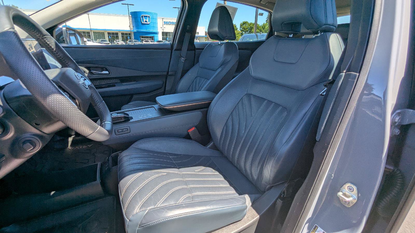 Used 2023 Nissan Ariya AWD/4WD image 19