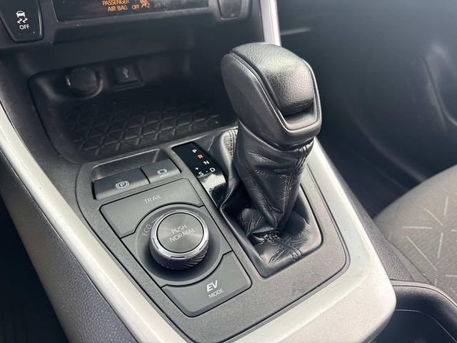 Used 2021 Toyota RAV4 XLE image 29