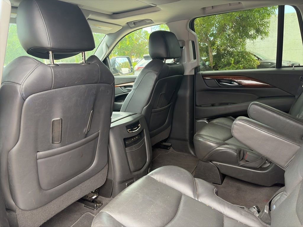 Used 2020 Cadillac Escalade Luxury AWD/4WD image 10