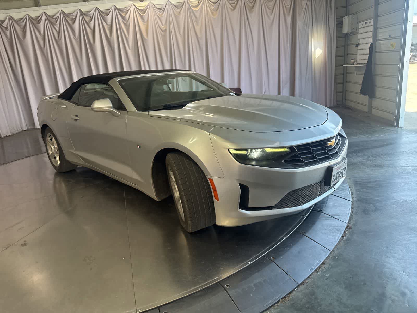 Used 2019 Chevrolet Camaro LT RWD image 3
