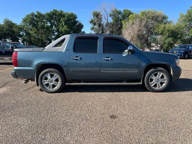 Used 2010 Chevrolet Avalanche LTZ AWD/4WD image 9