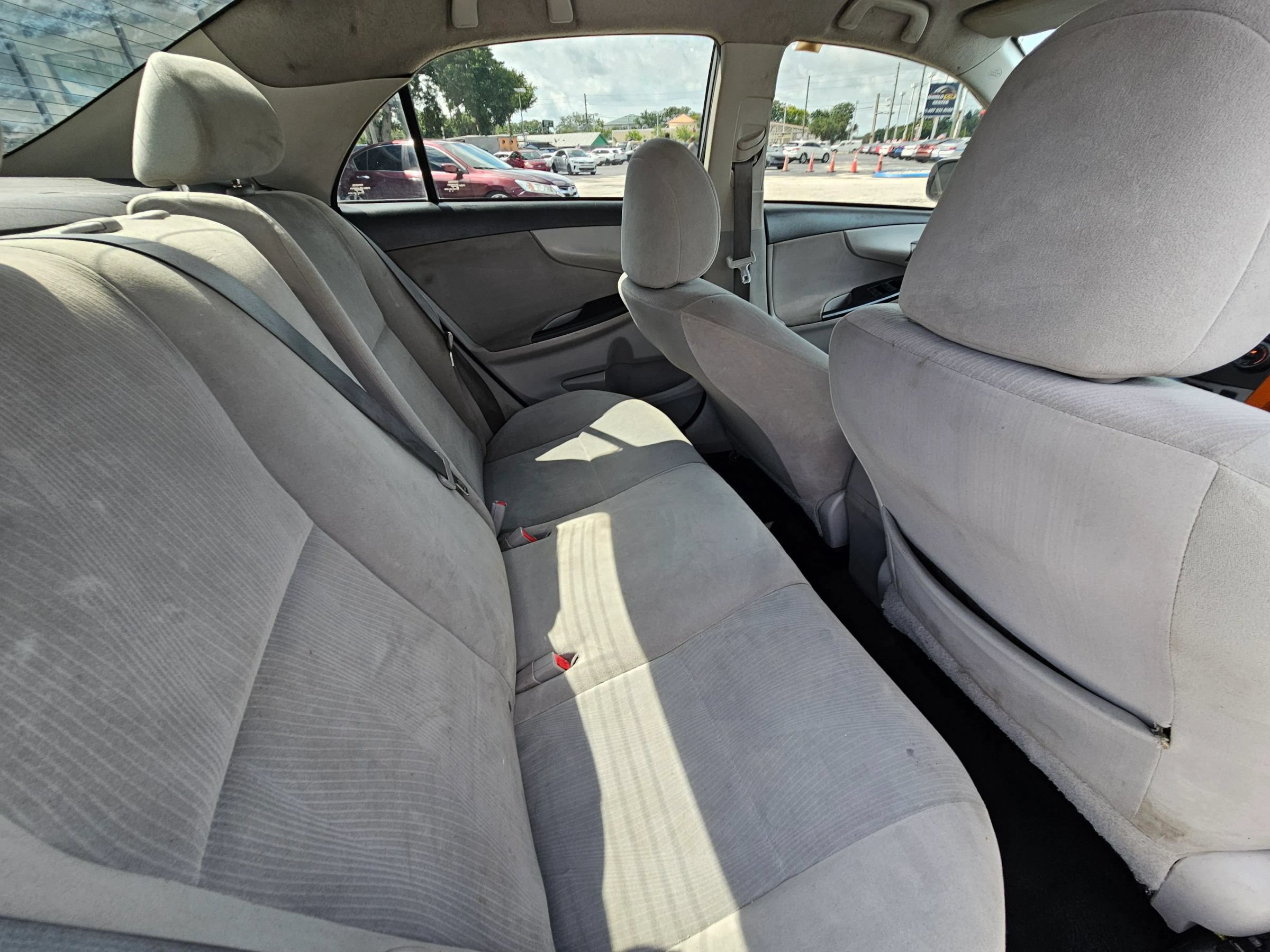 Used 2013 Toyota Corolla LE FWD image 13