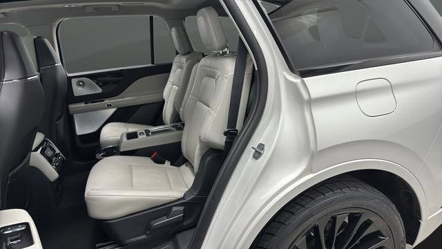Used 2025 Lincoln Aviator Reserve w/ Equipment Group 201A AWD/4WD image 22