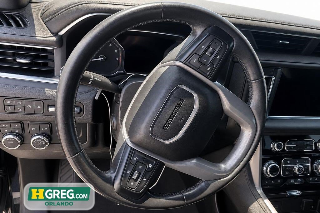 Used 2021 GMC Yukon Denali w/ Denali Premium Package AWD/4WD image 10