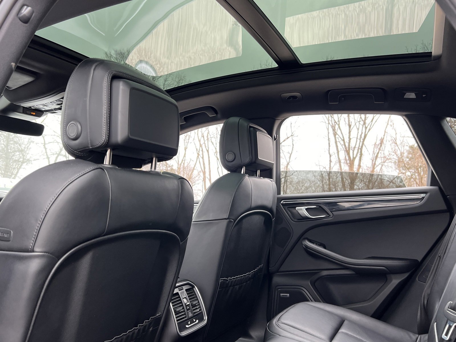 Certified 2025 Porsche Macan image 22