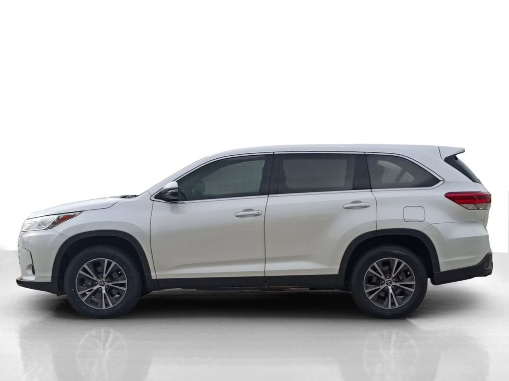 Used 2019 Toyota Highlander LE FWD image 10