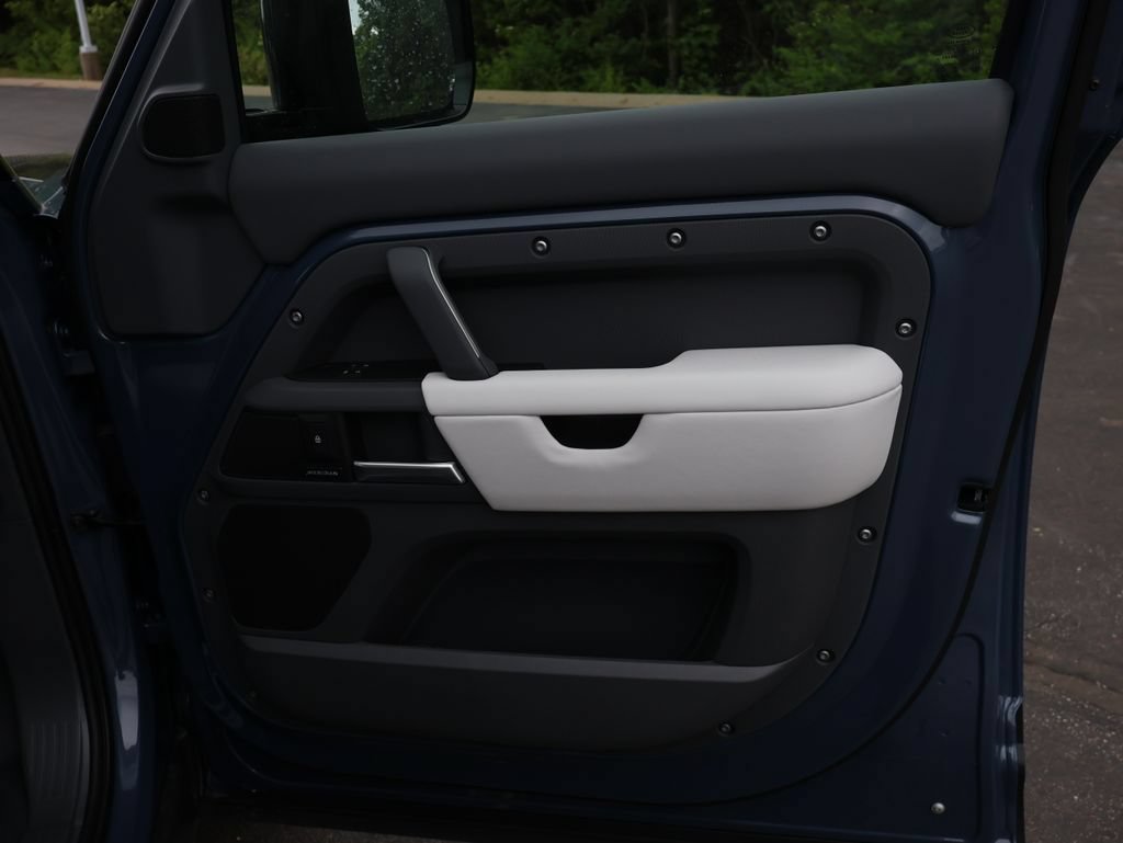 New 2026 Land Rover Defender 110 S AWD/4WD image 11