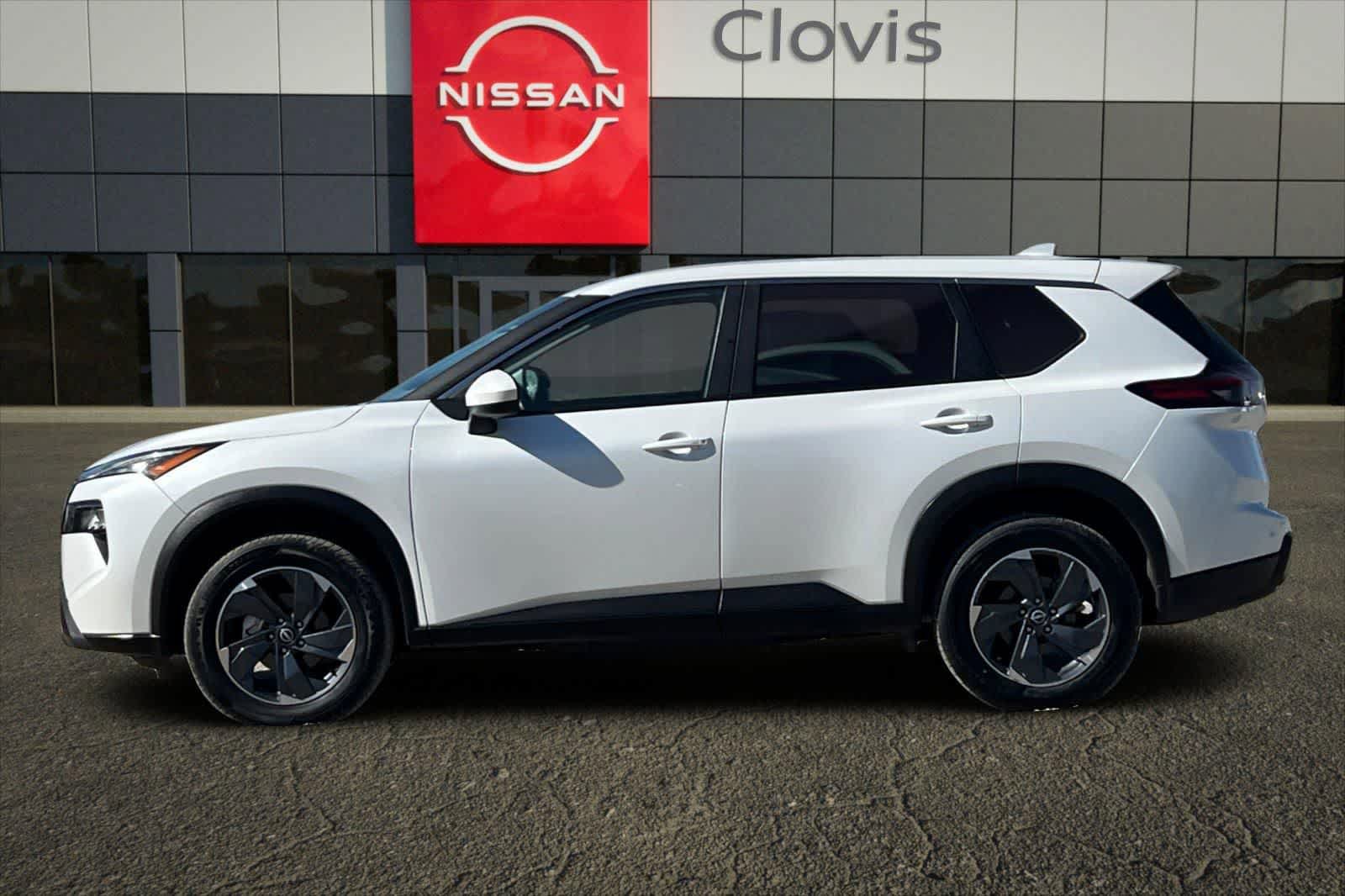 Used 2024 Nissan Rogue SV image 6
