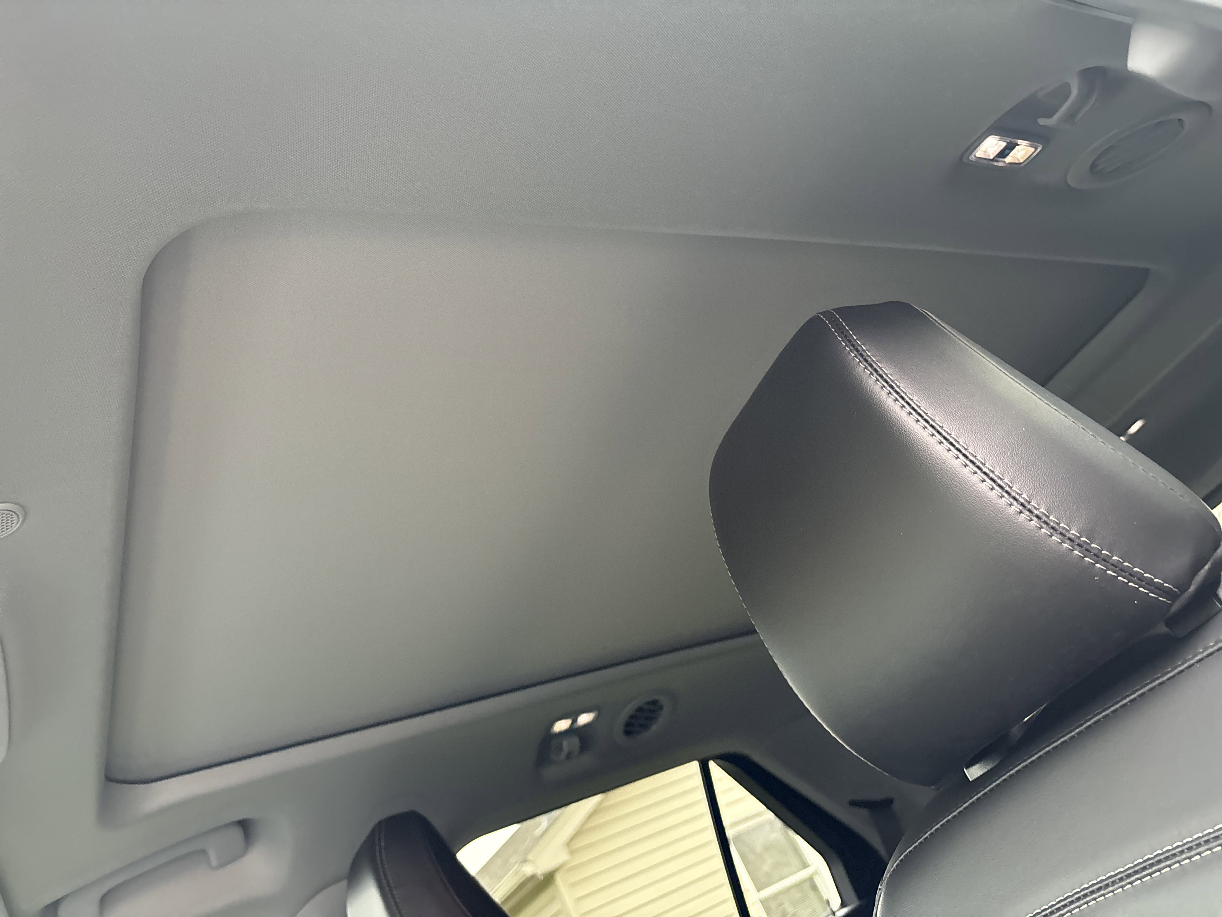 Used 2022 Ford Explorer XLT w/ Equipment Group 202A image 31