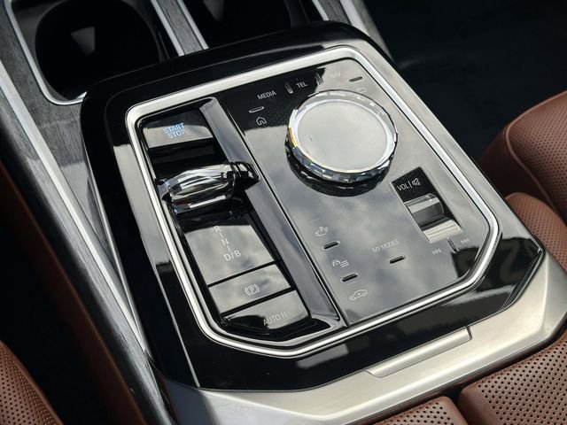 Certified 2025 BMW i7 xDrive60 image 34